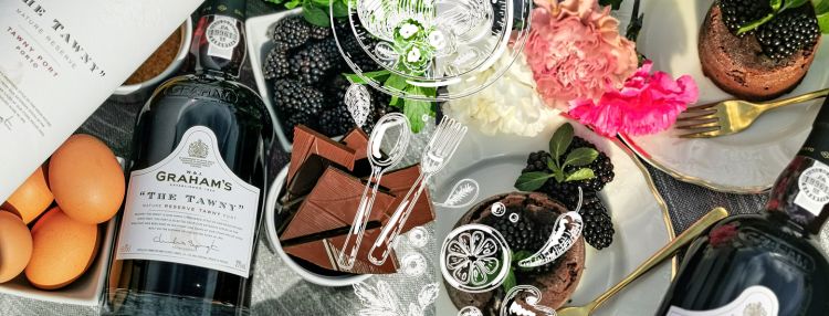 Lávový koláč s portským vínom - RECEPT a tip na víno